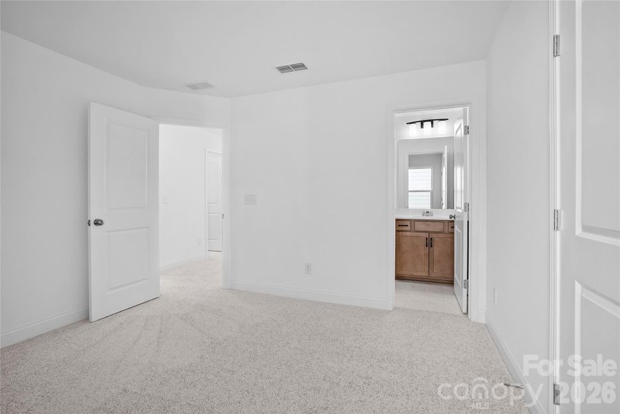 Spacious, unfurnished interior of a new home in Elmbrook, Indian Trail (Image 17).
