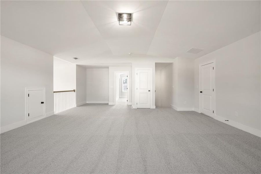 Spacious, unfurnished interior of a new home in Yellowstone Farms, Cumming (Image 39).