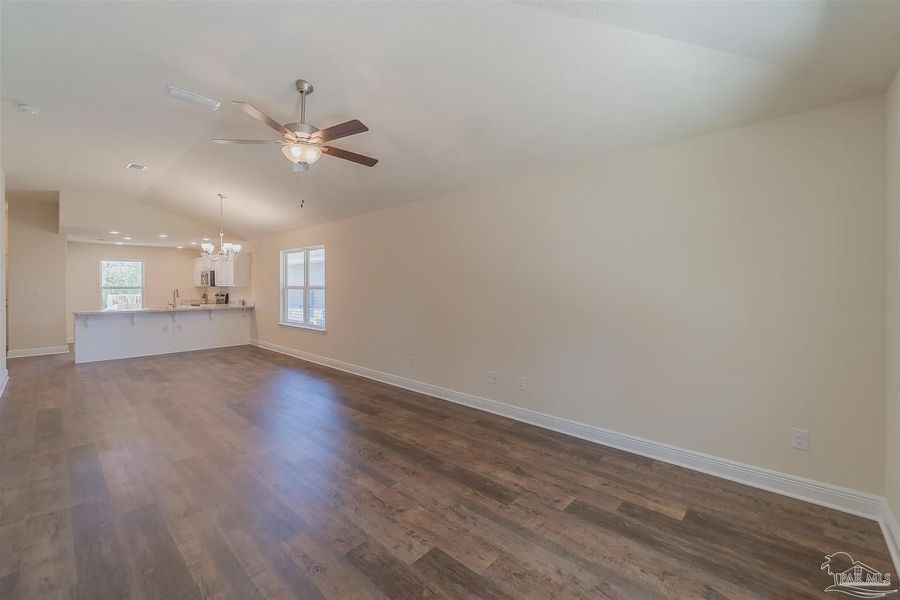 Spacious, unfurnished interior of a new home in Westpointe Place, Pensacola (Image 7).