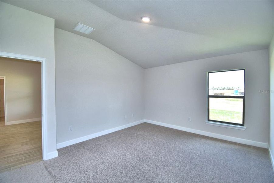 Spacious, unfurnished interior of a new home in , Auburndale (Image 41).
