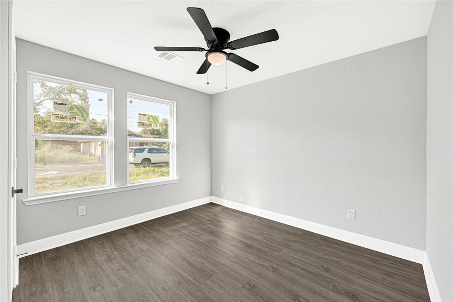 Secondary bedroom Secondary bedroom