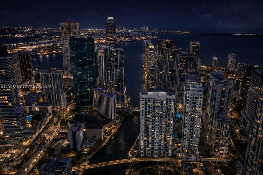 Condo located in Miami, FL showcasing its design and architecture (Image 31).