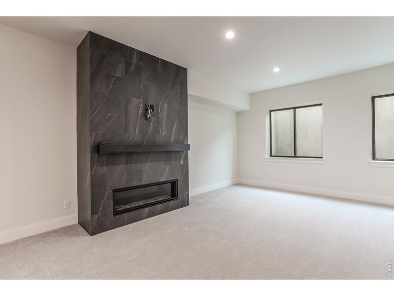 Spacious, unfurnished interior of a new home in Harvest Ridge, Berthoud (Image 22).