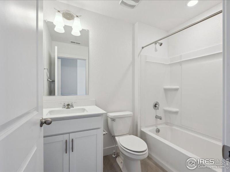 Furnished interior view inside a new home in Vantage, Berthoud (Image 7).