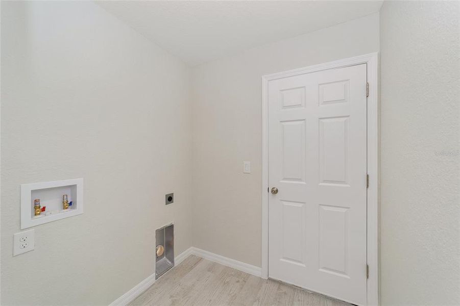 Spacious, unfurnished interior of a new home in , Belleview (Image 16).