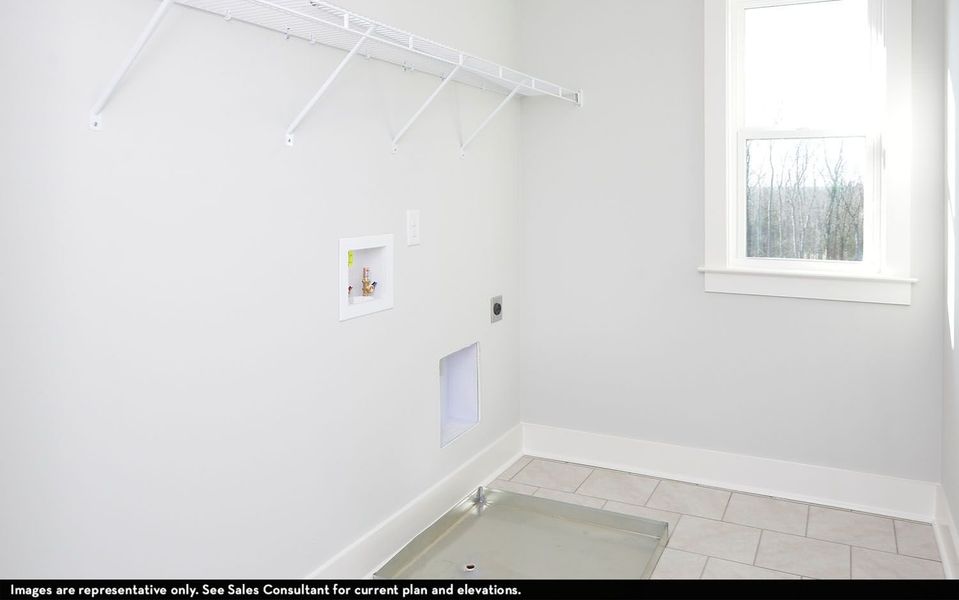 Spacious, unfurnished interior of a new home in McCain's Station, Gallatin (Image 22).