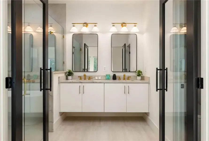 Furnished interior view inside a new home in , Atlanta (Image 37).