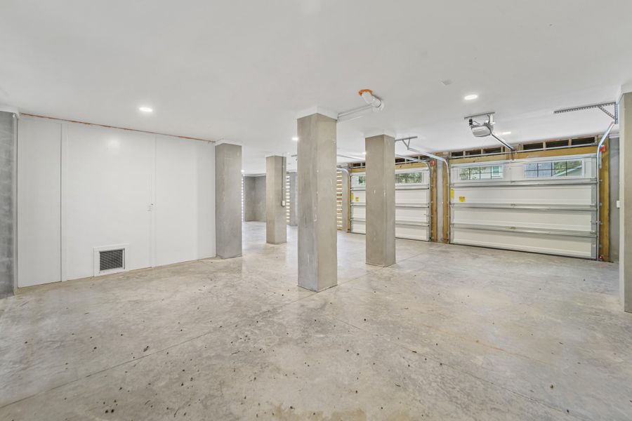 Spacious, unfurnished interior of a new home in , Johns Island (Image 46).