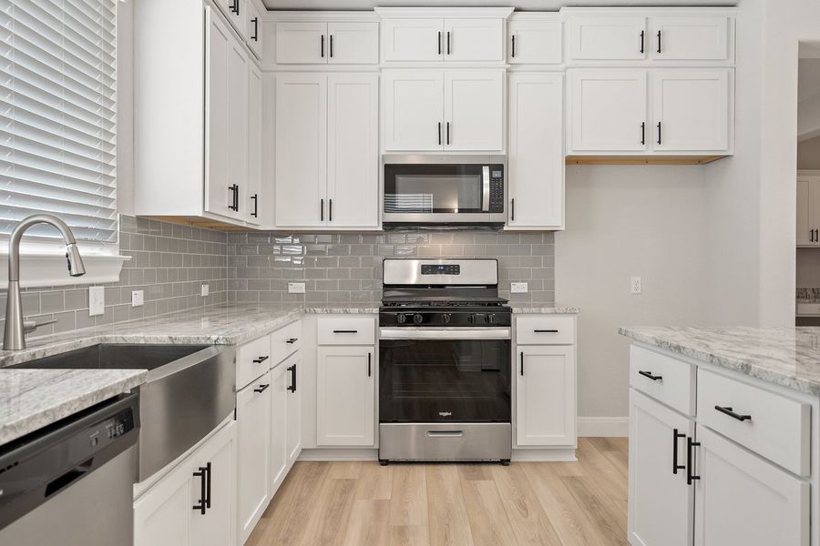 011_mm_04065_1 011_mm_04065_1