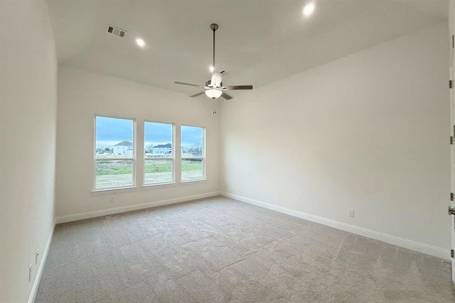 Spacious, unfurnished interior of a new home in Ridge Park Estates, Royse City (Image 16). Spacious, unfurnished interior of a new home in Ridge Park Estates, Royse City (Image 16).