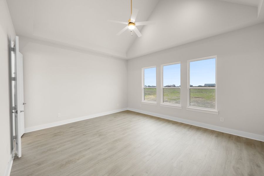 Spacious, unfurnished interior of a new home in Byrum Ranch, Venus (Image 28).