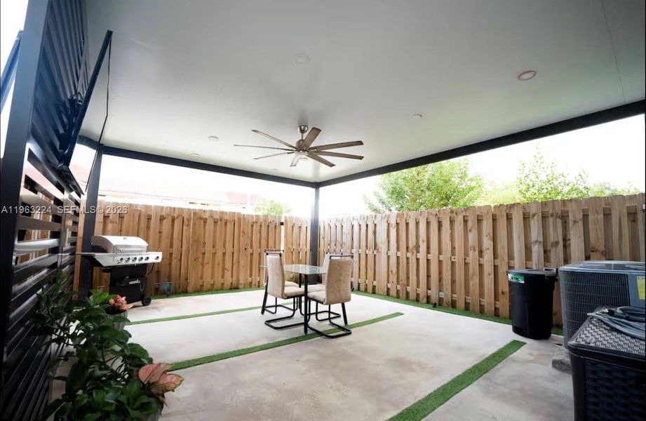 Exterior details and patio area of a home in , Homestead (Image 4).