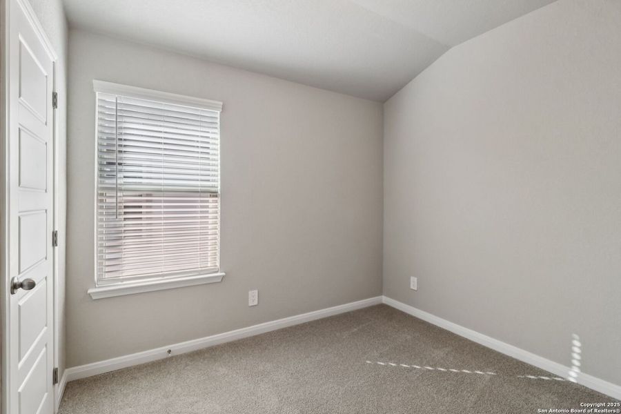 Spacious, unfurnished interior of a new home in Catalina, Converse (Image 30).