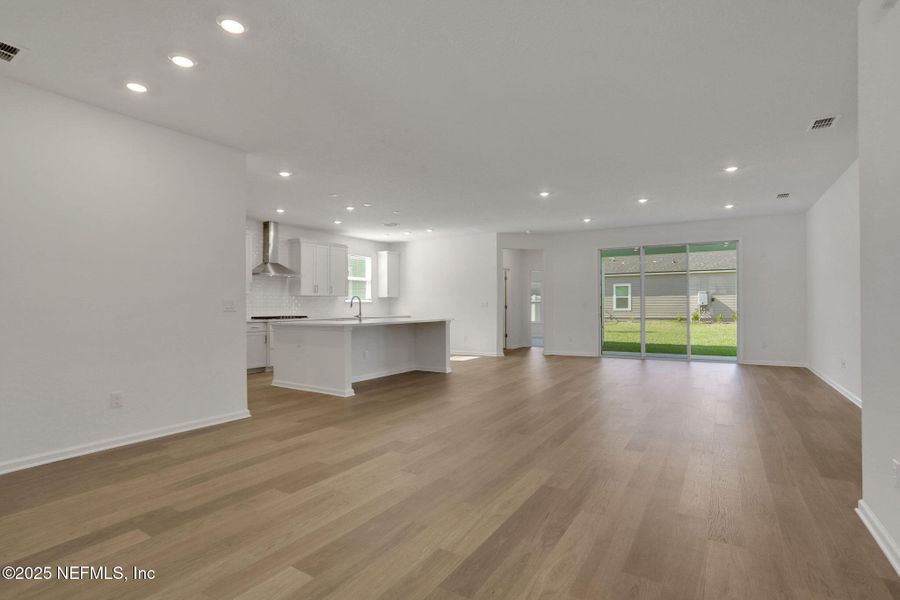 Spacious, unfurnished interior of a new home in Silver Landing at SilverLeaf, St. Augustine (Image 27).