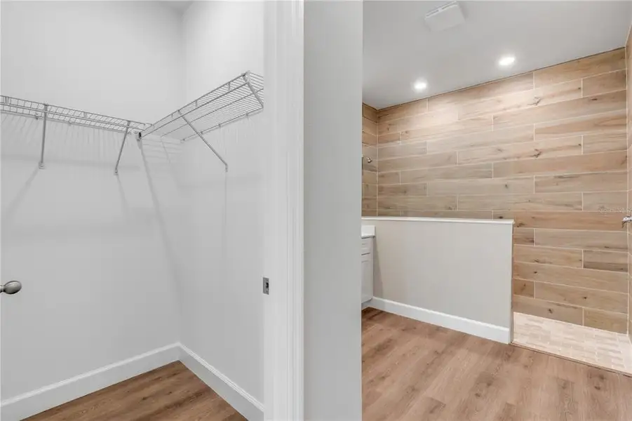 Spacious, unfurnished interior of a new home in , Palm Coast (Image 31).