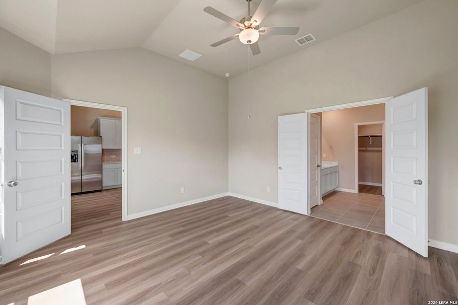 Spacious, unfurnished interior of a new home in Paloma Park, Converse (Image 32).