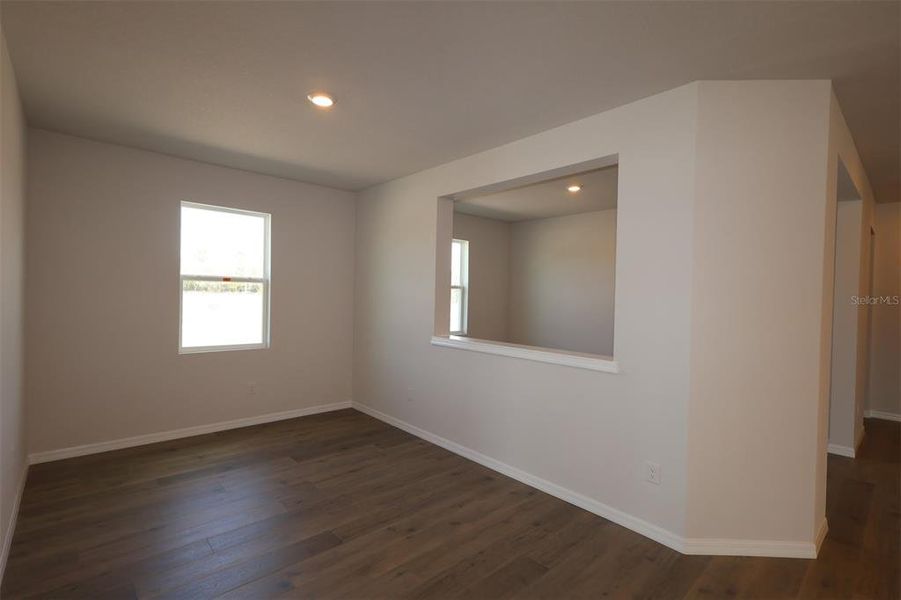 Spacious, unfurnished interior of a new home in Eastlyn, Bradenton (Image 15).