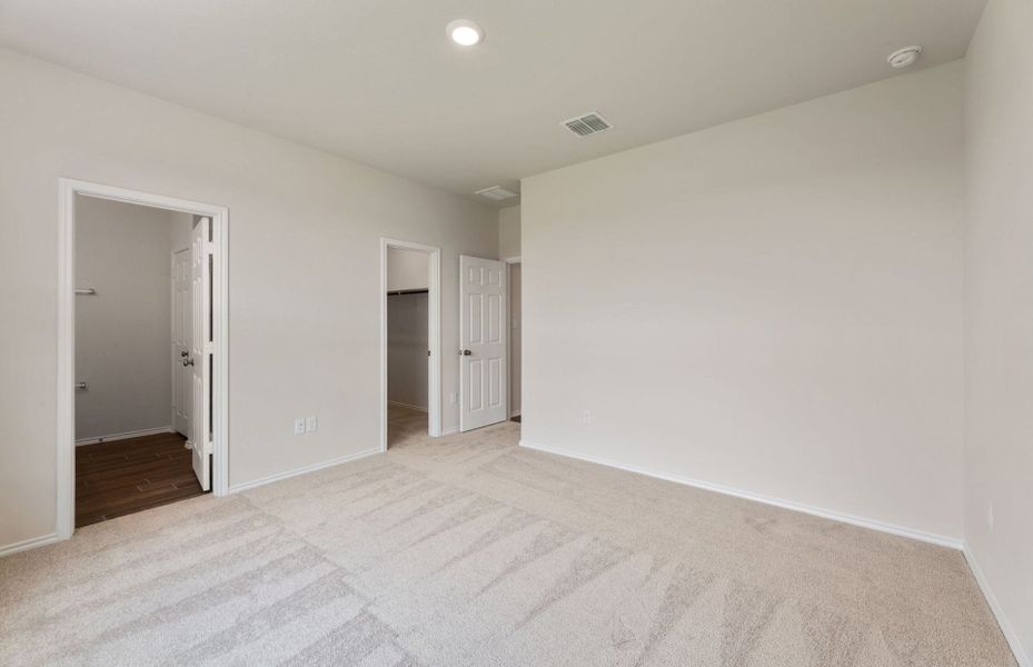 Spacious, unfurnished interior of a new home in La Cima, San Marcos (Image 10).