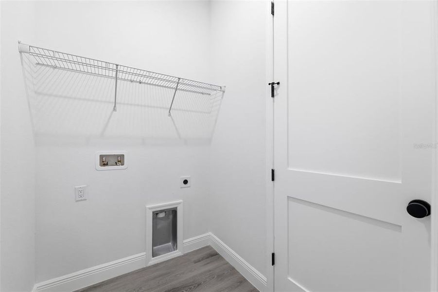 Spacious, unfurnished interior of a new home in , Ocala (Image 18).