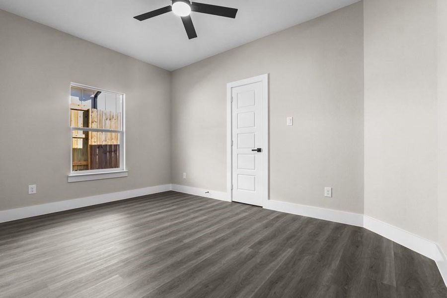 Spacious, unfurnished interior of a new home in , Mabank (Image 19).