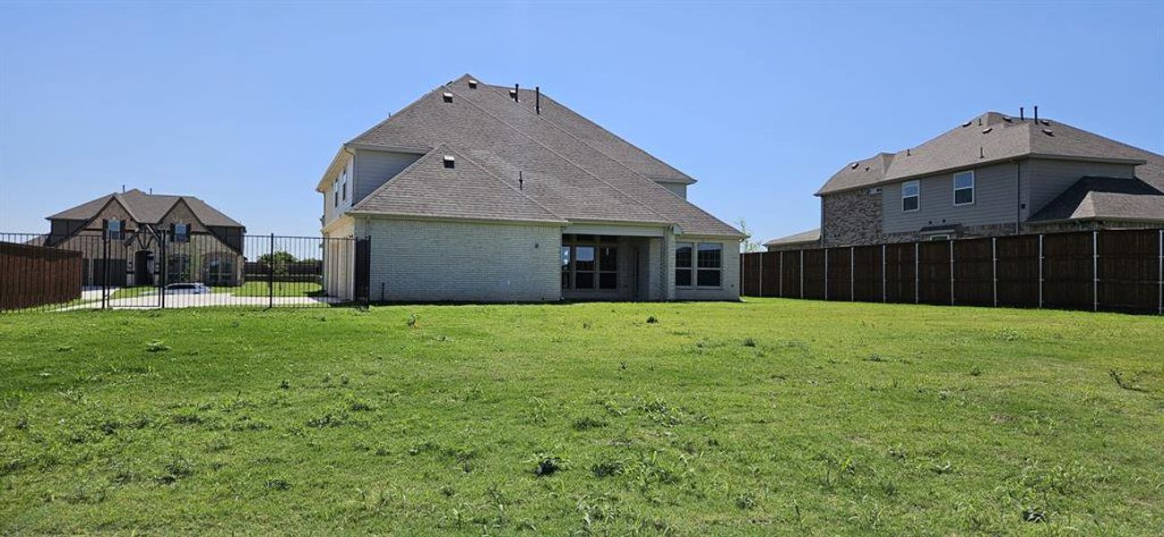 Exterior details and patio area of a home in , Haslet (Image 3).