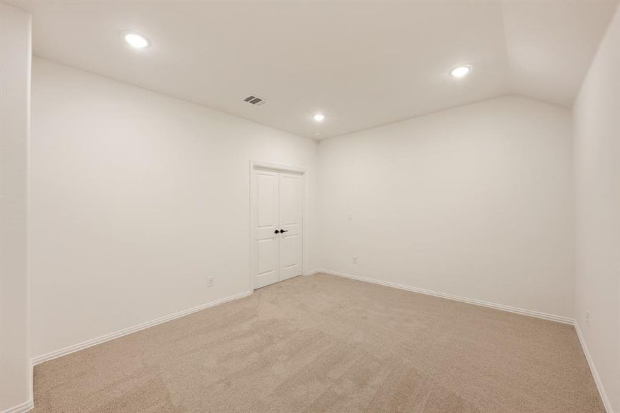 Spacious, unfurnished interior of a new home in Willow Wood Classic 50, McKinney (Image 29).