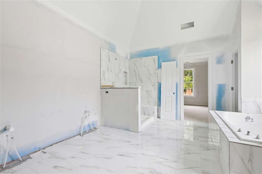 Spacious, unfurnished interior of a new home in Whitestone, Douglasville (Image 29).