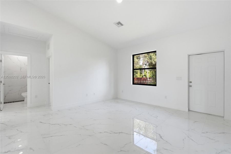 Spacious, unfurnished interior of a new home in , Labelle (Image 21). Spacious, unfurnished interior of a new home in , Labelle (Image 21).