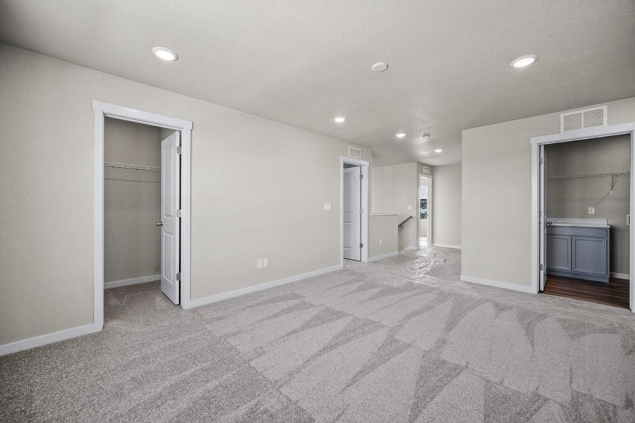Representative unfurnished interior of a home built from the Currant by View Homes in The Glen, Colorado Springs (Image 19). Representative unfurnished interior of a home built from the Currant by View Homes in The Glen, Colorado Springs (Image 19).
