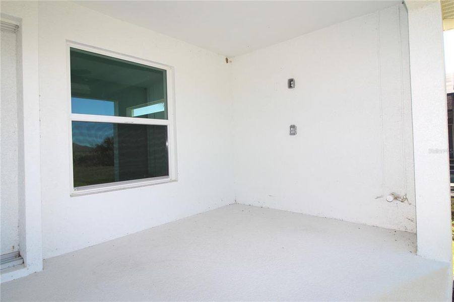 Exterior details and patio area of a home in , Port Charlotte (Image 15).