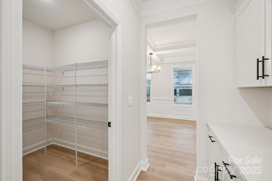 Spacious, unfurnished interior of a new home in Sylvan Creek, Denver (Image 29).