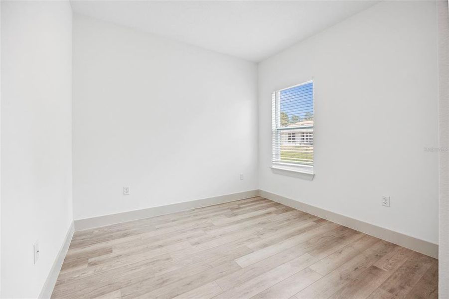 Spacious, unfurnished interior of a new home in , Citrus Springs (Image 24).