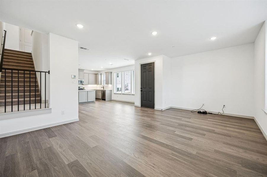 Spacious, unfurnished interior of a new home in , Argyle (Image 14).