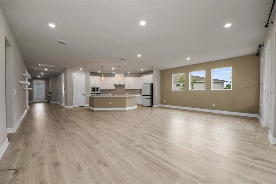Spacious, unfurnished interior of a new home in Eagle Creek - Garden Series, Tarpon Springs (Image 28).