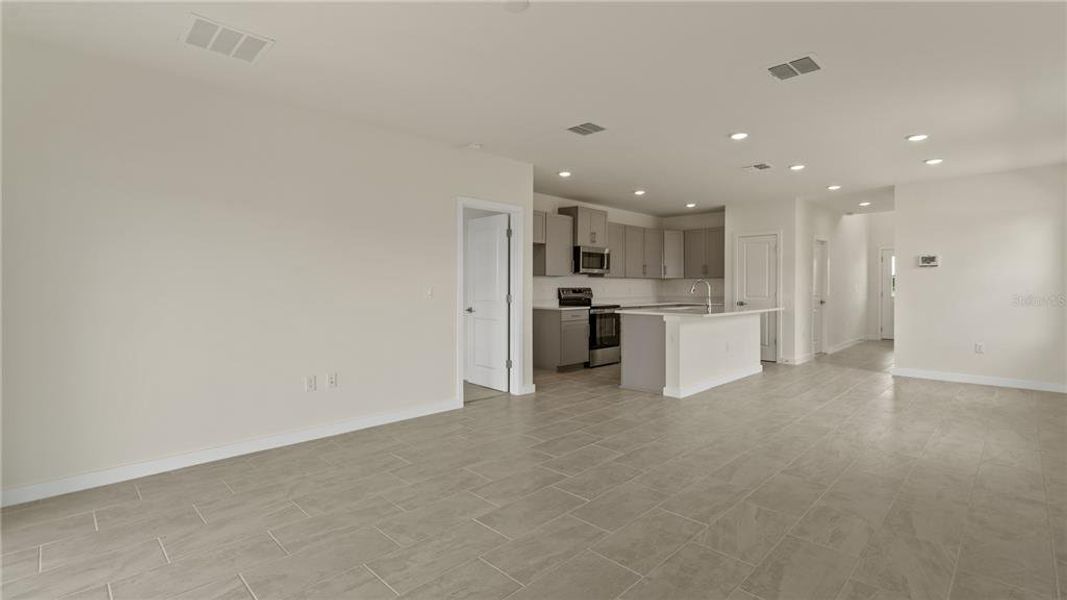 Spacious, unfurnished interior of a new home in Willowbrook North, Winter Haven (Image 24). Spacious, unfurnished interior of a new home in Willowbrook North, Winter Haven (Image 24).
