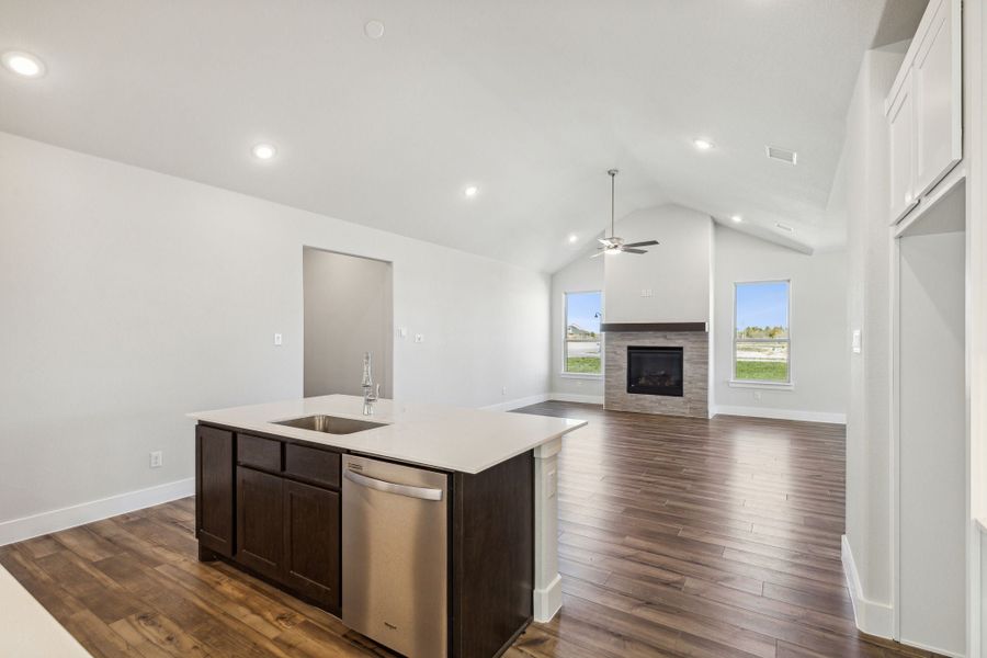 Representative furnished interior of a home built from the Cardinal by Centre Living Homes in Dove Hollow, Waxahachie (Image 15).