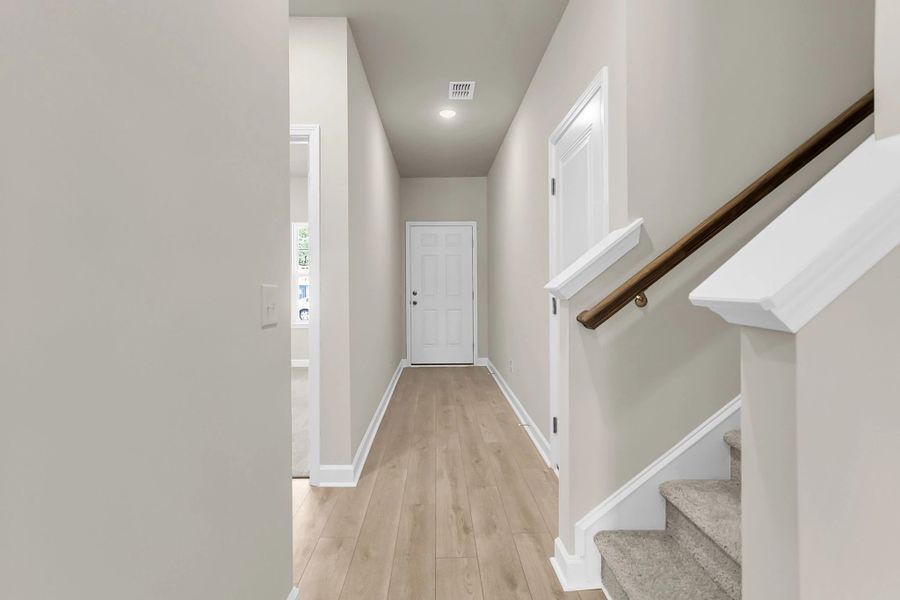 Spacious, unfurnished interior of a new home in Tea Farm, Ravenel (Image 10).