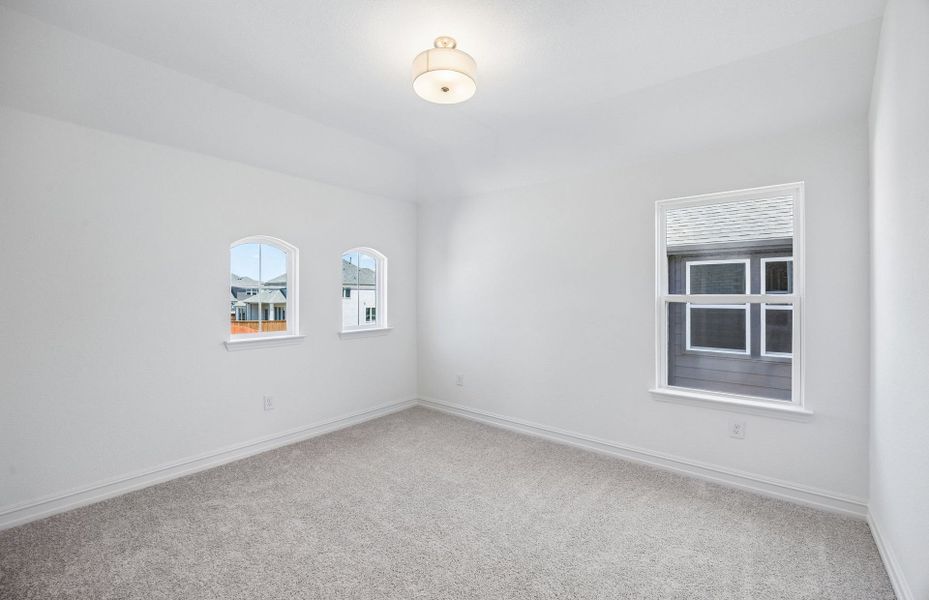 Spacious, unfurnished interior of a new home in Highland Lakes, McKinney (Image 15).
