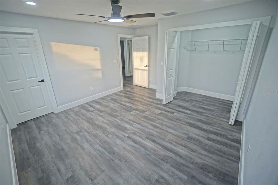 Spacious, unfurnished interior of a new home in , Lakeland (Image 26).