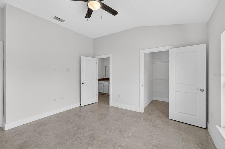 Spacious, unfurnished interior of a new home in , Port Charlotte (Image 22).