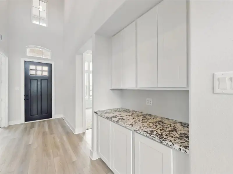 Furnished interior view inside a new home in Lago Mar, Texas City (Image 8).