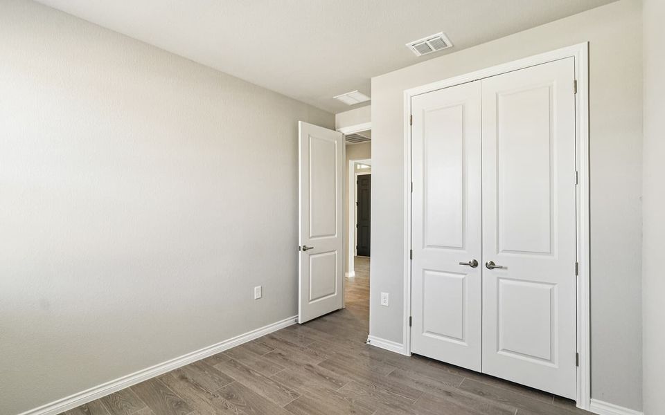 Spacious, unfurnished interior of a new home in Cottage at Kissing Tree, San Marcos (Image 8).