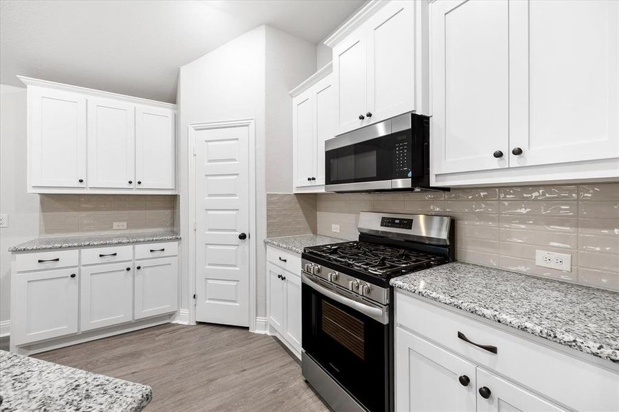 Furnished interior view inside a new home in Fox Landing, Caddo Mills (Image 8).