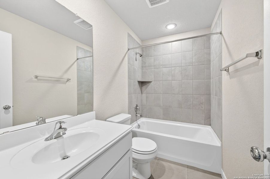 Furnished interior view inside a new home in Winding Brook, San Antonio (Image 6).