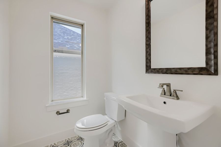 4801 Strada - Powder Bathroom 4801 Strada - Powder Bathroom
