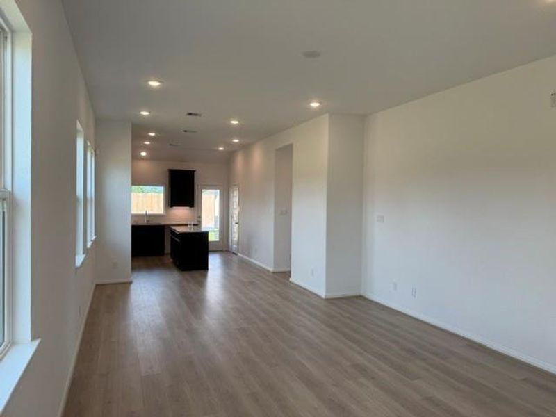 Spacious, unfurnished interior of a new home in Colony at Pinehurst, Pinehurst (Image 10).