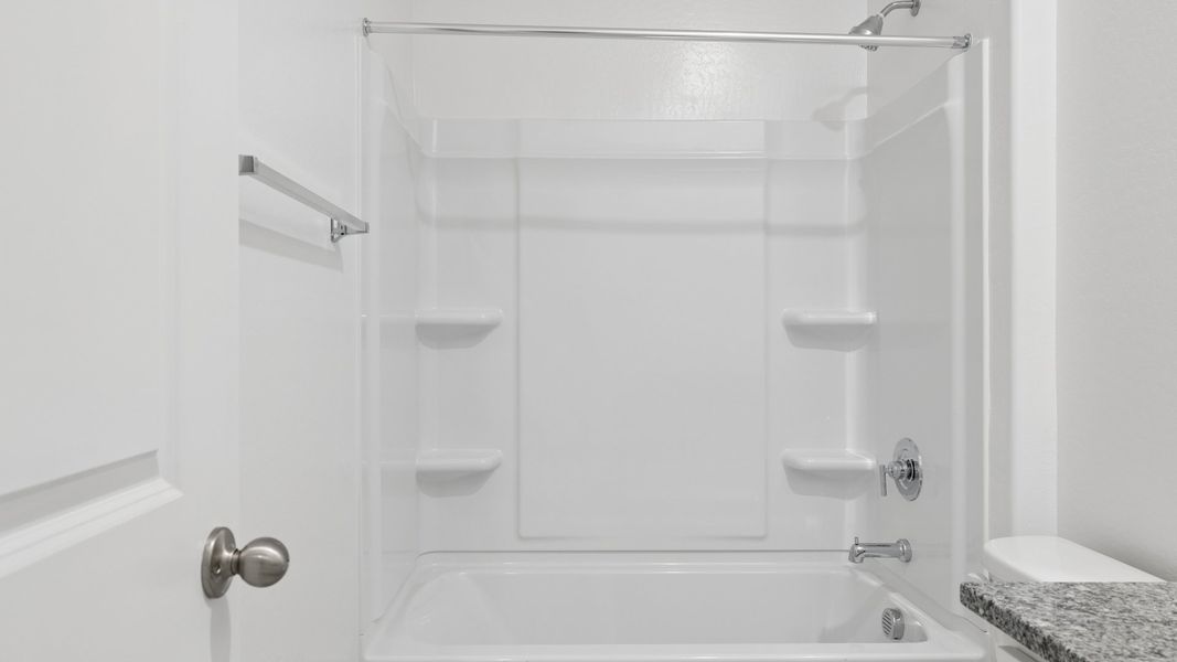 Representative interior finishes for a home built from the Lakeway by D.R. Horton in Heartland Ranch, Coolidge (Image 9).