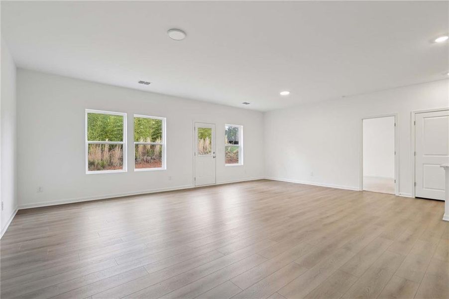 Spacious, unfurnished interior of a new home in The Pointe at Heron Bay, Locust Grove (Image 18).