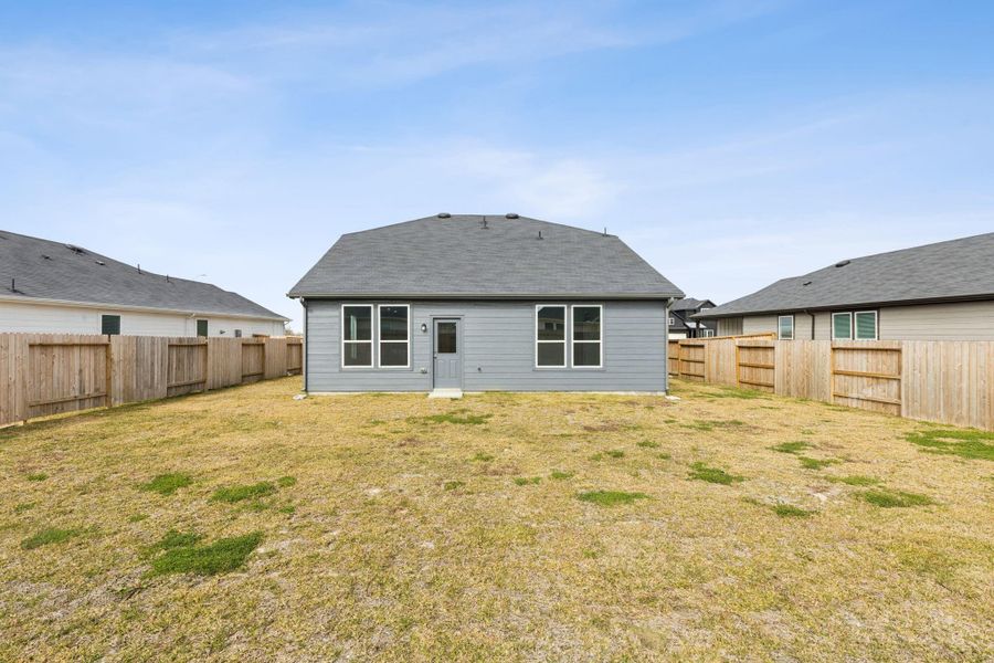 Exterior details and patio area of a home in Windcress, Baytown (Image 3).
