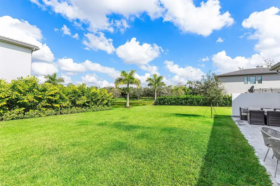 Huge backyard Huge backyard